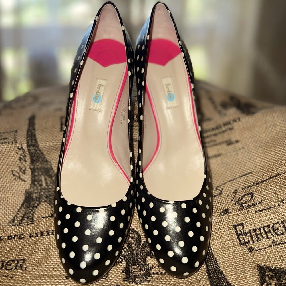 “BODEN” USA Polka dot, round-toe leather pumps. Size 8-1/2